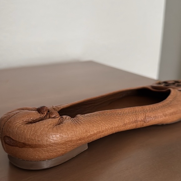Tory Burch Travel Leather Flats with Leather Logo Ballet Flats - Picture 7 of 7